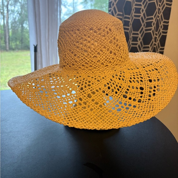 L*Space bungalow hat - Picture 3 of 5